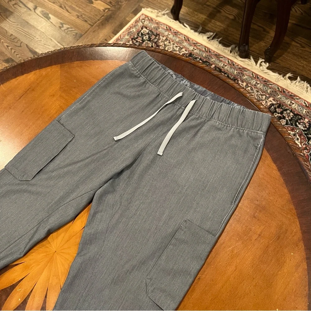 FIGS Men’s Malang Slim Cargo Pant Graphite Gray Large Drawstring Waist Scrubs